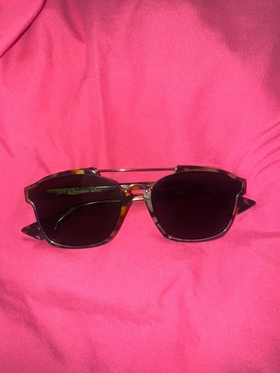 Dior Other - Dior Tortoiseshell Frame Sunglasses with Dark Lenses